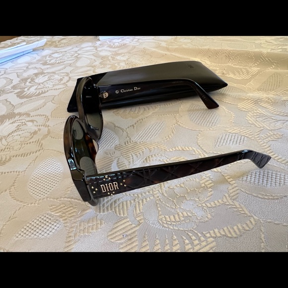Brand new Dior sunglasses with Dior case - Picture 6 of 7